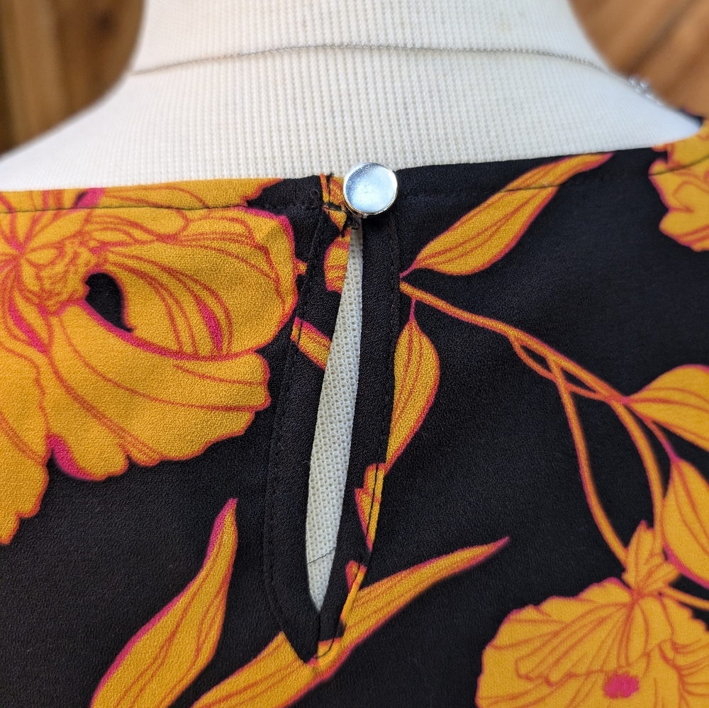 Apt. 9 floral blouse - Picture 4 of 8